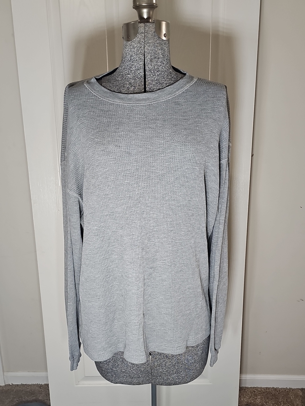 Express Thermal Long Sleeve Crewneck Gray Shirt Size M